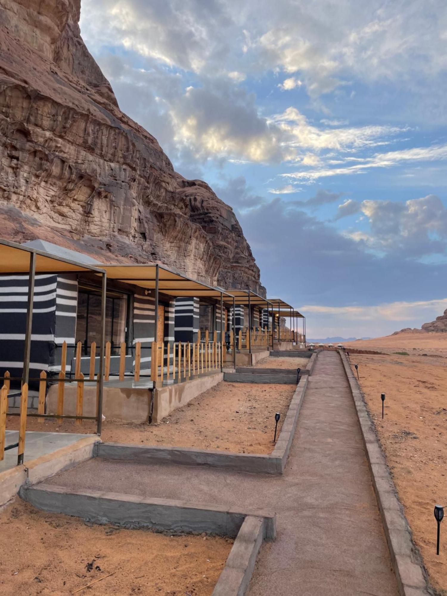 Zawaideh Desert Camp Hotell Wadi Rum Exteriör bild